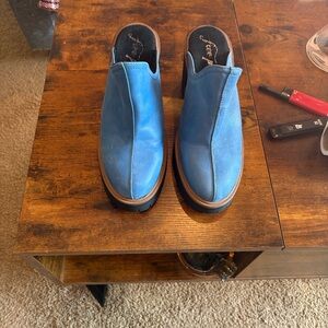 Free People James Mule in Out of the Blue, size 8